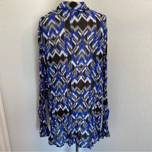 Lane Bryant Blue Black Sheer Lightweight Chevron Button Long Slv Flowy SZ 22/24 - Picture 4 of 10